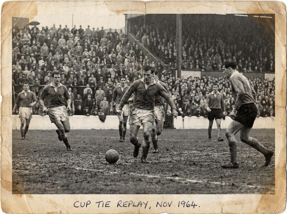 经典足球比赛的复古照片 - 半岛体育